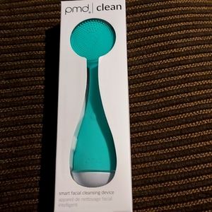 Pmd clean smart facial cleansing device